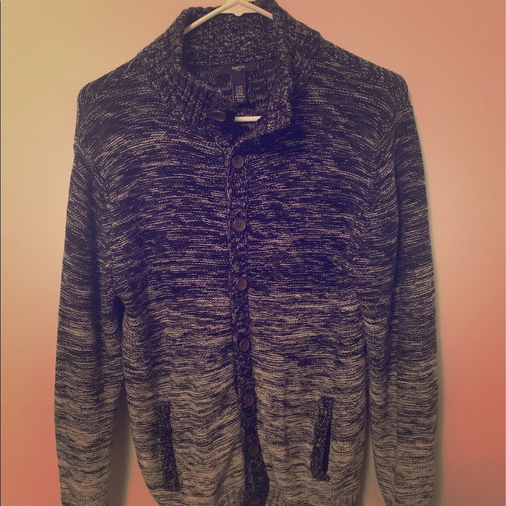 Gap sweater